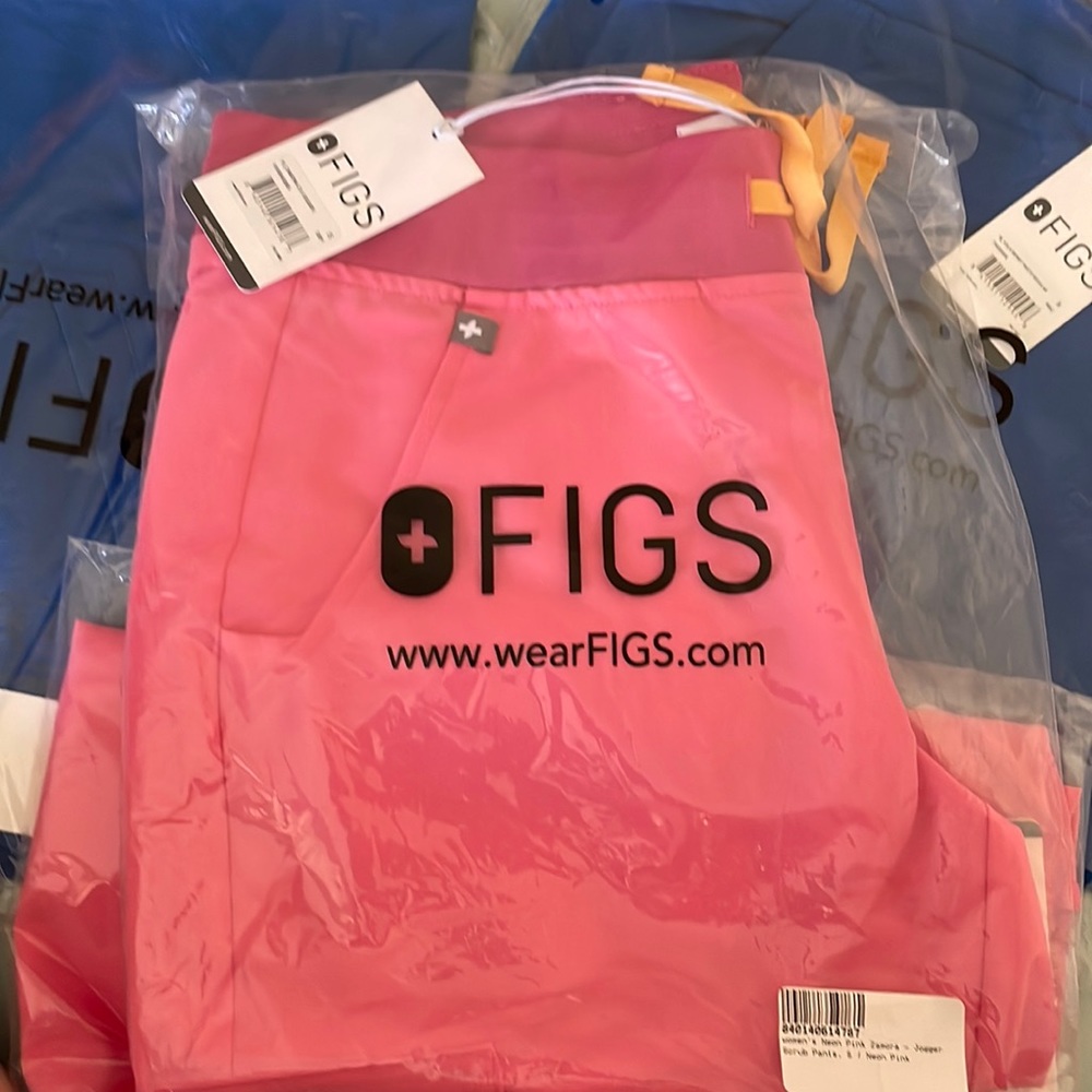 Women’s neon pink Zamora joggers